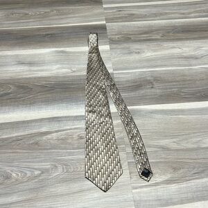 Van Heusen neck  tie 100% silk